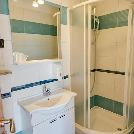 住宿加早餐酒店 Dalmacija 奥米什