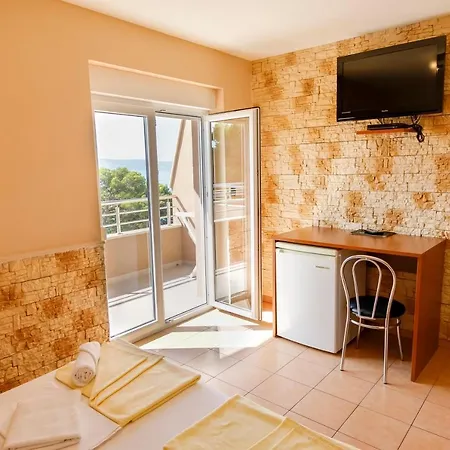 住宿加早餐酒店 Dalmacija 奥米什